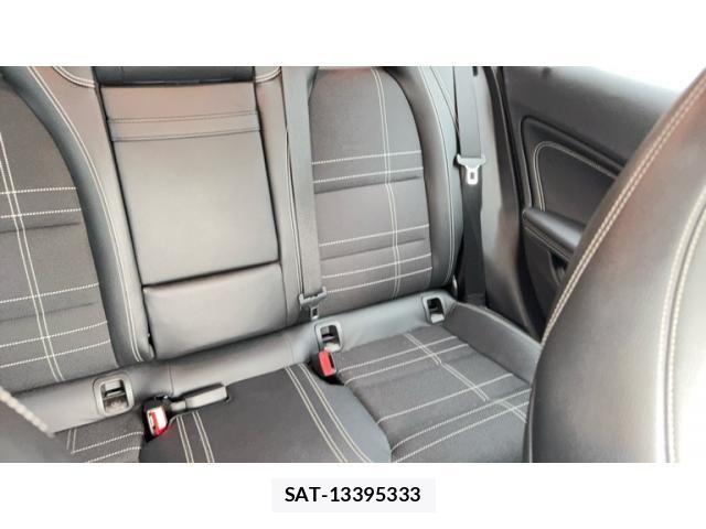 Mercedes Benz A-CLASS 2015-03 8830205-11