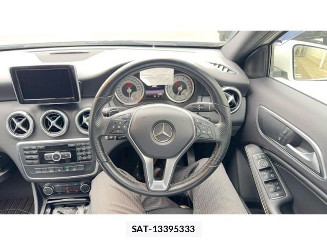 Mercedes Benz A-CLASS 2015-03 8830205-4
