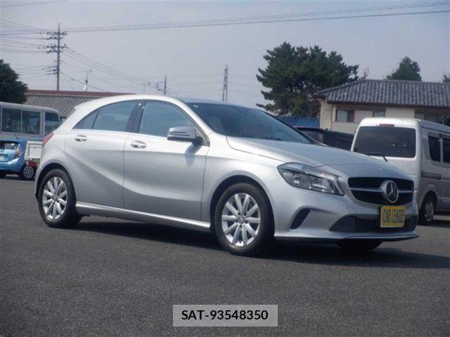Mercedes Benz A-CLASS 2016-12 8830200-0