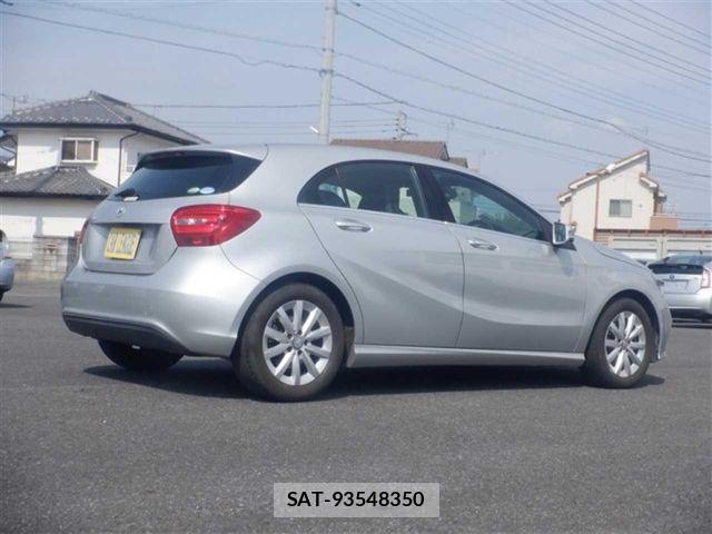 Mercedes Benz A-CLASS 2016-12 8830200-2