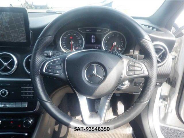 Mercedes Benz A-CLASS 2016-12 8830200-3