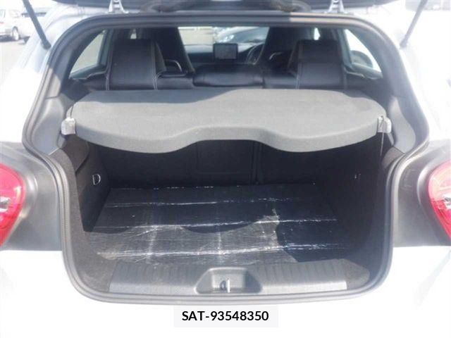 Mercedes Benz A-CLASS 2016-12 8830200-6