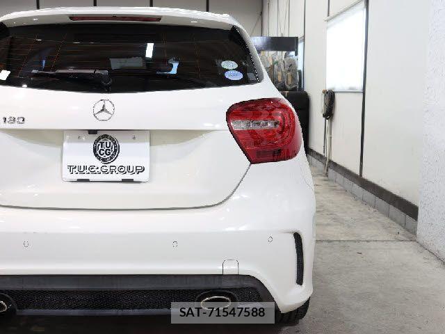 Mercedes Benz A-CLASS 2014-06 8830204-14