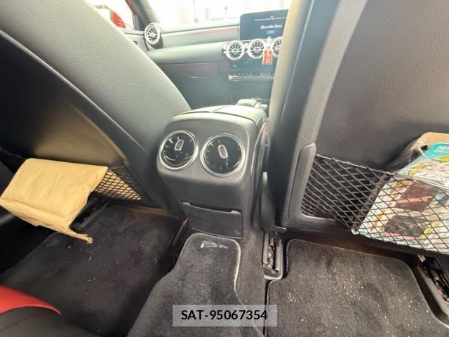 Mercedes Benz A-CLASS 2019-12 8830203-13