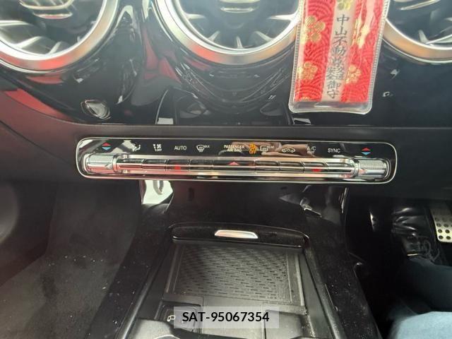 Mercedes Benz A-CLASS 2019-12 8830203-21