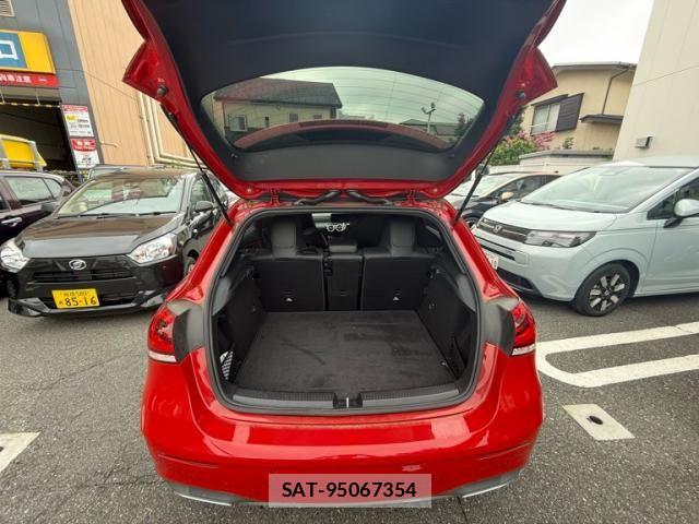 Mercedes Benz A-CLASS 2019-12 8830203-4