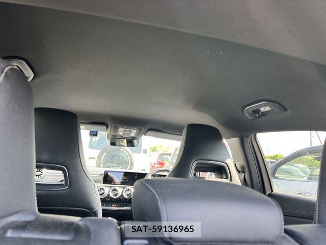 Mercedes Benz A-CLASS 2019-08 8849744-16