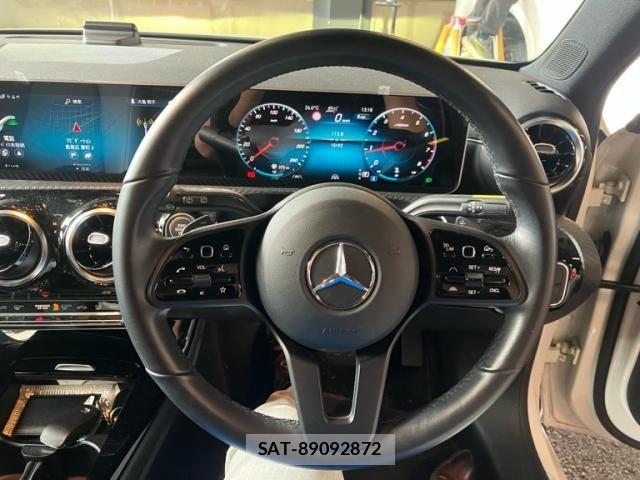 Mercedes Benz A-CLASS 2020-04 8871408-18