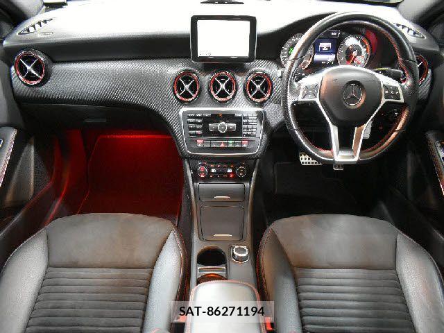 Mercedes Benz A-CLASS 2015-01 8871411-1