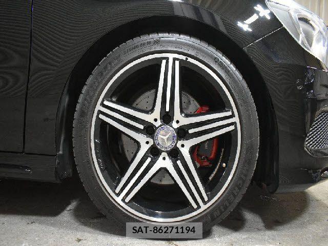 Mercedes Benz A-CLASS 2015-01 8871411-24