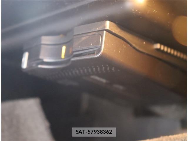 Mercedes Benz A-CLASS 2014-07 8880683-9