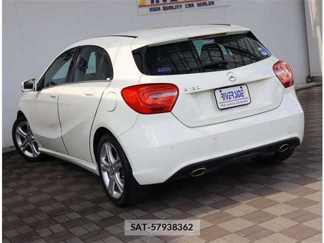 Mercedes Benz A-CLASS 2014-07 8880683-20