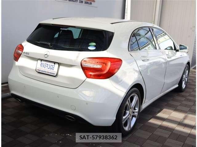 Mercedes Benz A-CLASS 2014-07 8880683-22