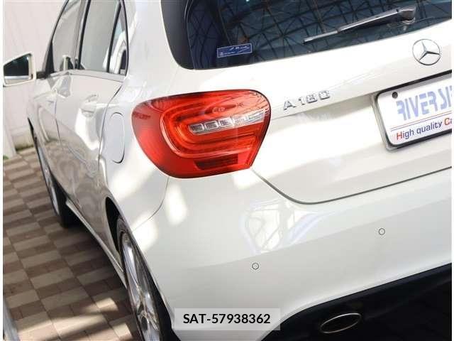 Mercedes Benz A-CLASS 2014-07 8880683-23