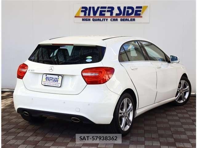 Mercedes Benz A-CLASS 2014-07 8880683-2
