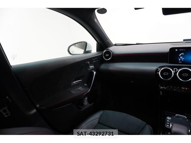 Mercedes Benz A-CLASS 2020-08 8883889-12