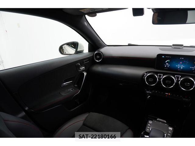 Mercedes Benz A-CLASS 2021-02 3675563-20