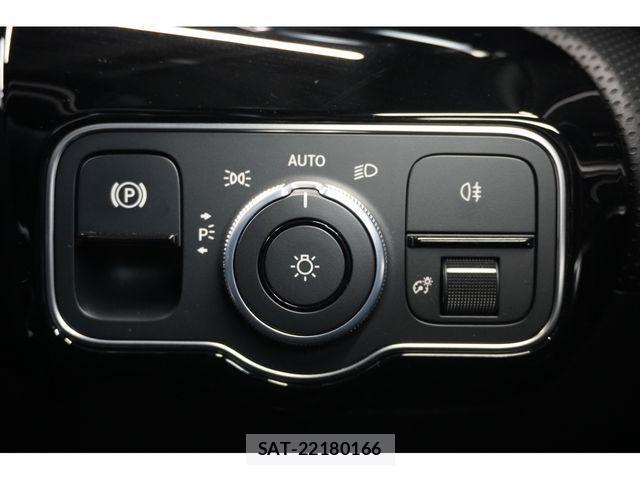 Mercedes Benz A-CLASS 2021-02 3675563-29