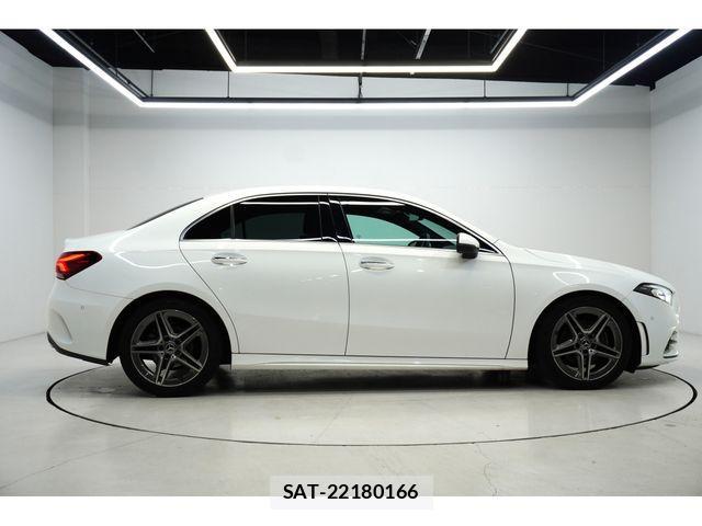Mercedes Benz A-CLASS 2021-02 3675563-4