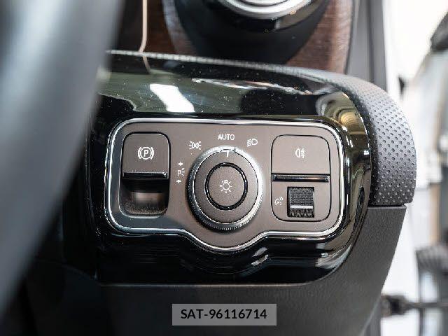 Mercedes Benz A-CLASS 2021-02 3675567-19