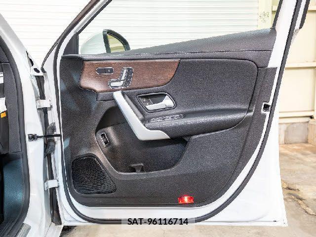 Mercedes Benz A-CLASS 2021-02 3675567-22