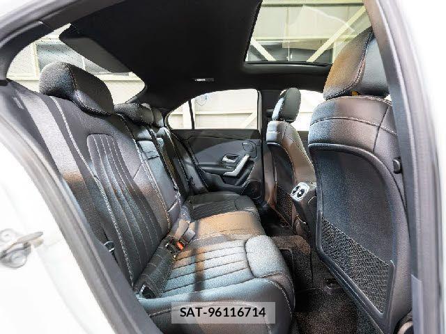 Mercedes Benz A-CLASS 2021-02 3675567-24