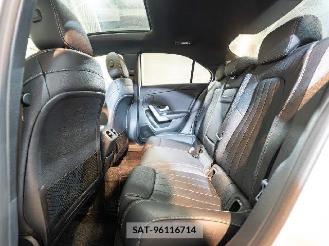 Mercedes Benz A-CLASS 2021-02 3675567-28