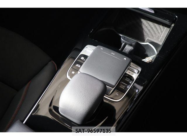 Mercedes Benz A-CLASS 2020-02 4326679-24