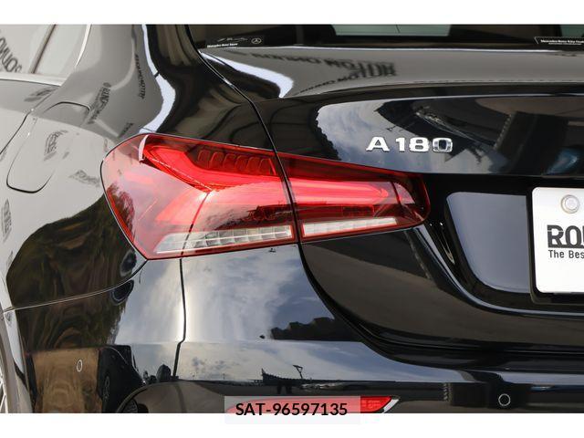 Mercedes Benz A-CLASS 2020-02 4326679-7