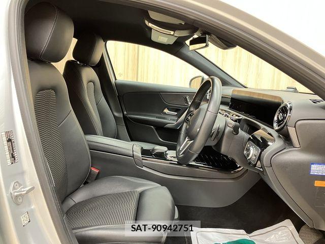 Mercedes Benz A-CLASS 2019-09 6613101-17