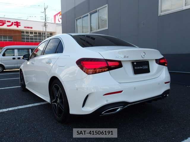 Mercedes Benz A-CLASS 2023-09 6641940-5