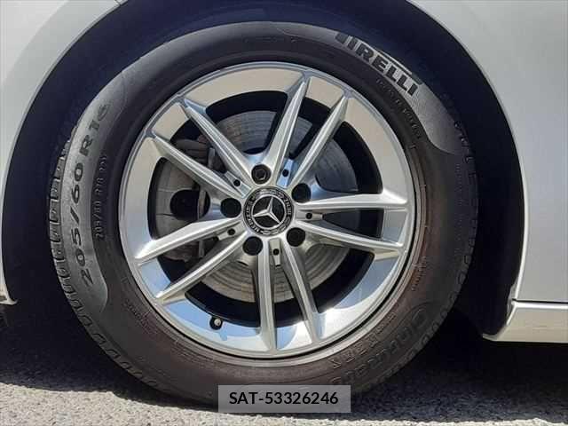 Mercedes Benz A-CLASS 2020-06 6672428-24