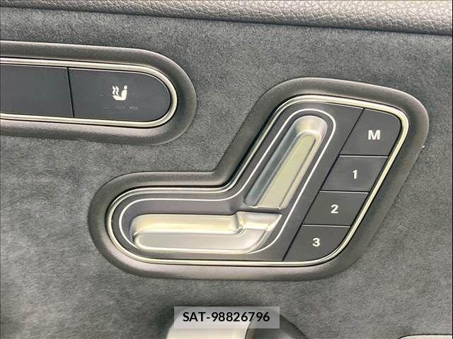 Mercedes Benz A-CLASS 2023-11 6672426-10