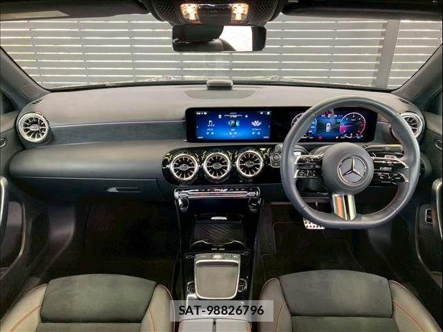 Mercedes Benz A-CLASS 2023-11 6672426-2