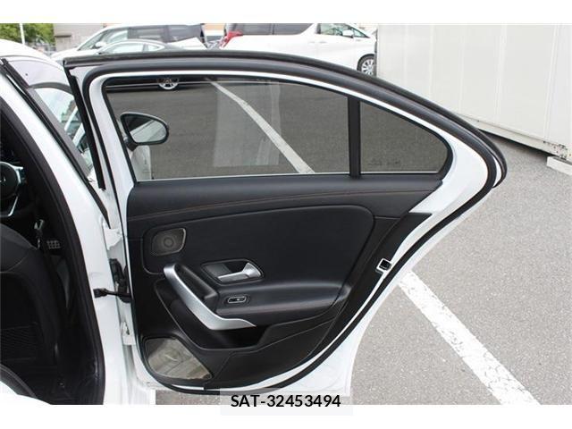 Mercedes Benz A-CLASS 2020-02 7059428-26