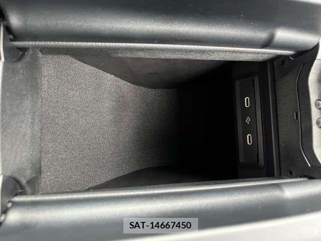 Mercedes Benz A-CLASS 2025-03 7358662-14