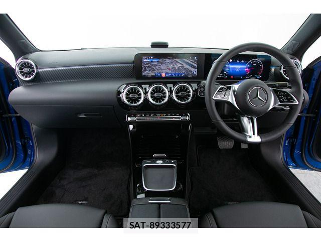 Mercedes Benz A-CLASS 2025-09 7617926-1