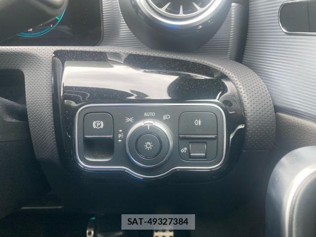 Mercedes Benz A-CLASS 2021-11 7617928-27