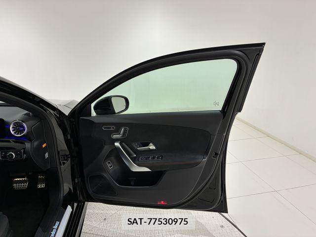 Mercedes Benz A-CLASS 2025-06 8100335-5