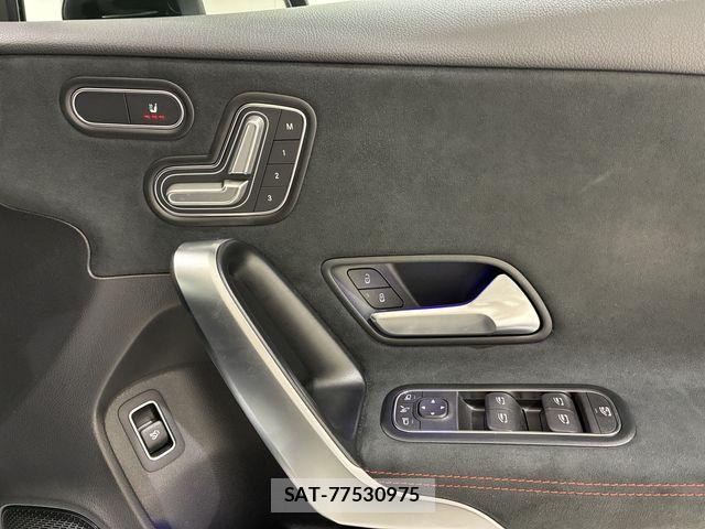Mercedes Benz A-CLASS 2025-06 8100335-6