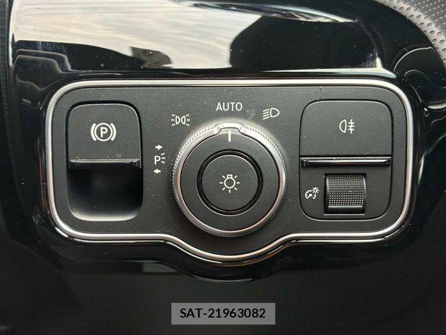Mercedes Benz A-CLASS 2023-09 8146134-17