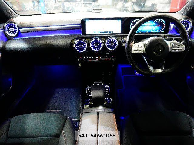 Mercedes Benz A-CLASS 2019-09 8208607-1