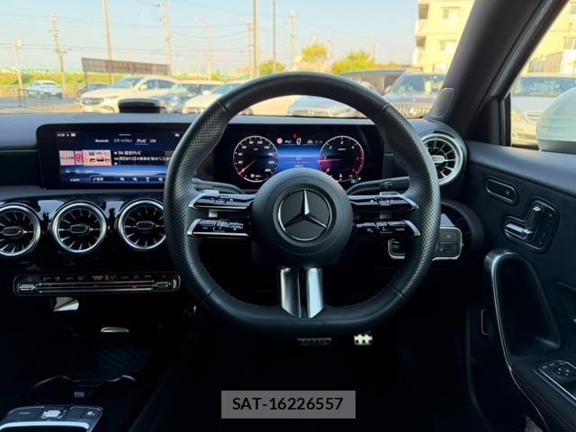 Mercedes Benz A-CLASS 2024-12 8208606-11