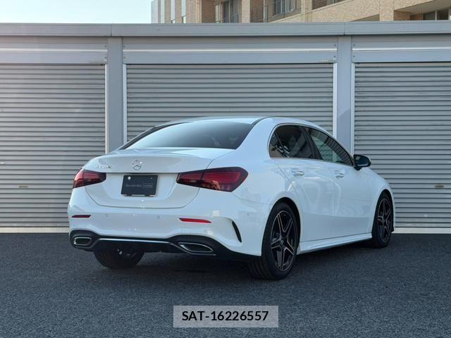 Mercedes Benz A-CLASS 2024-12 8208606-2