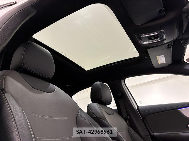 Mercedes Benz A-CLASS 2021-02 8208608-4