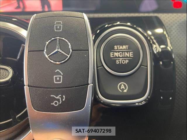 Mercedes Benz A-CLASS 2019-09 8743755-9