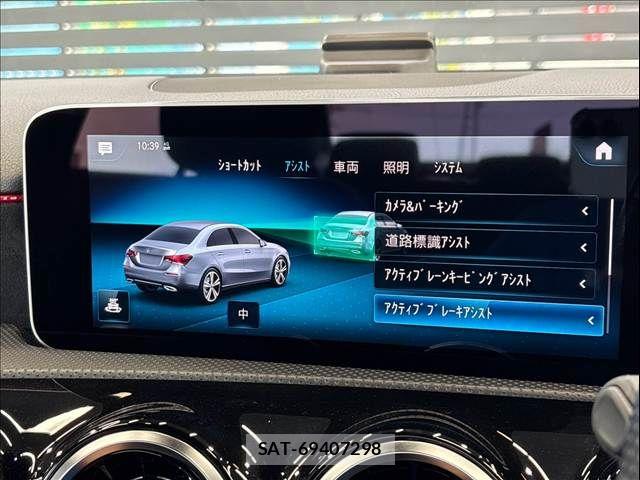 Mercedes Benz A-CLASS 2019-09 8743755-6