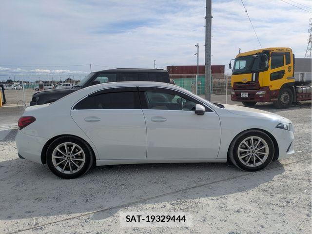 Mercedes Benz A-CLASS 2020-03 8780971-4