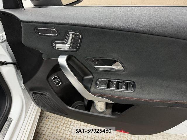 Mercedes Benz A-CLASS 2019-09 8830206-29