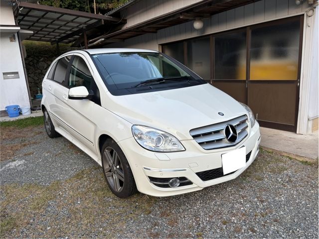 Mercedes Benz B-CLASS 2011-03 1464081-2